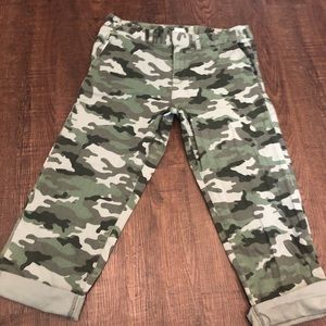 Camo capris